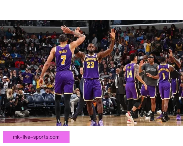 湖人全队换球衣训练笑声连连东詹领衔雷迪克谈卢卡禁赛失落