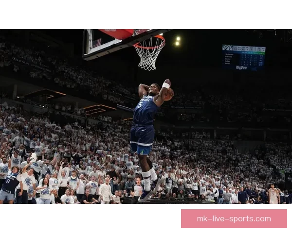 祖巴茨回应被打肿头不犯规称裁判判定克林根空接下次也要抡肘子